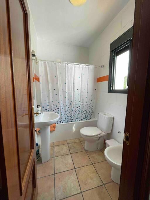 Agradable Casa Rural Con Chimenea En Interior Higuera De La Sierra (Huelva) Exterior foto
